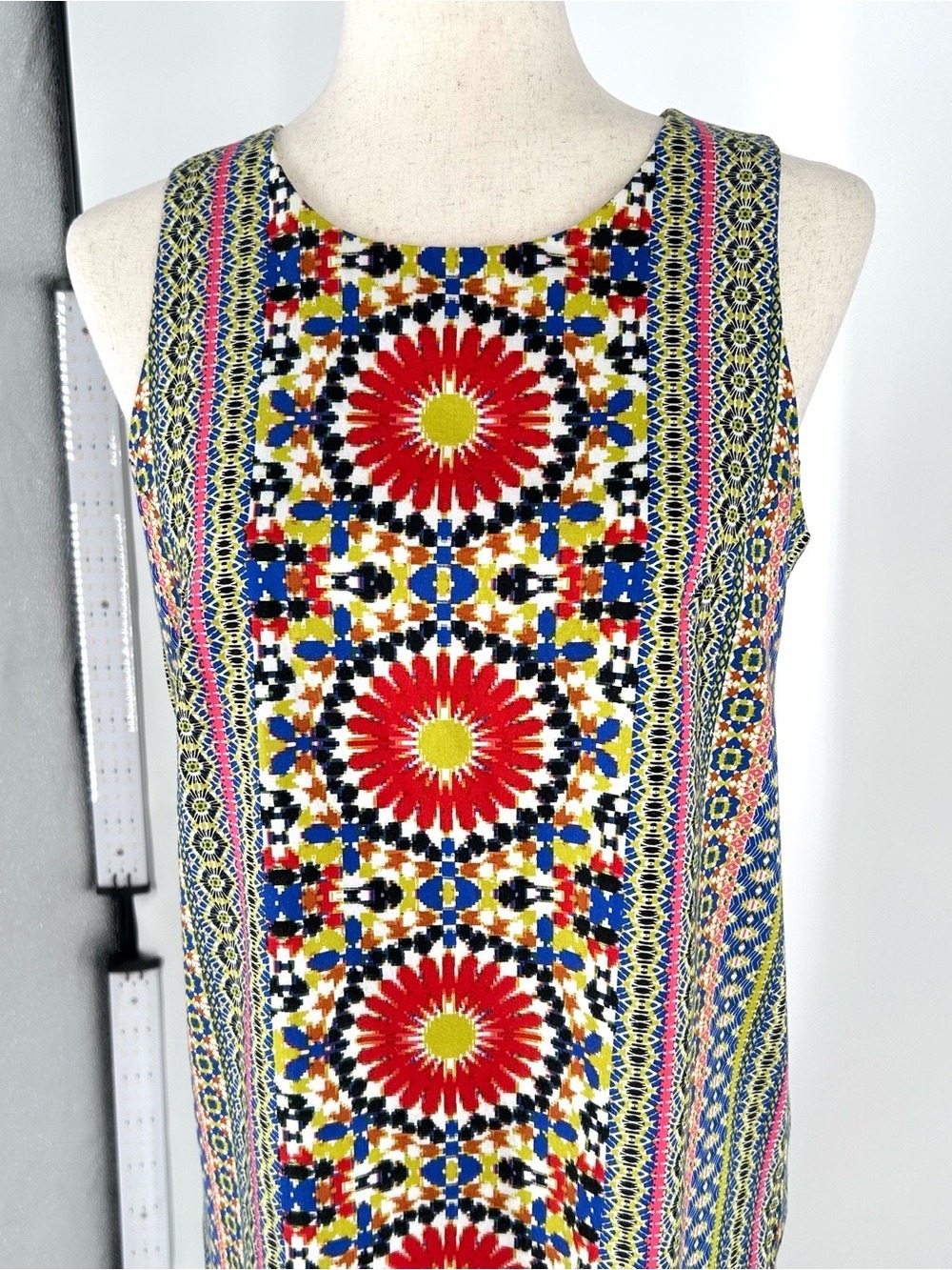 London Times Sleeveless Medallion Mosaic Print Dress Medium - Picture 3 of 12